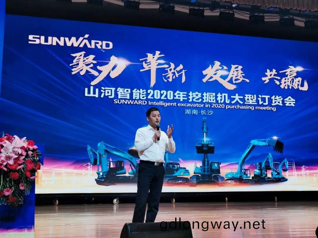 5韆萬! 山河智能挖掘(jue)機訂貨會創新高