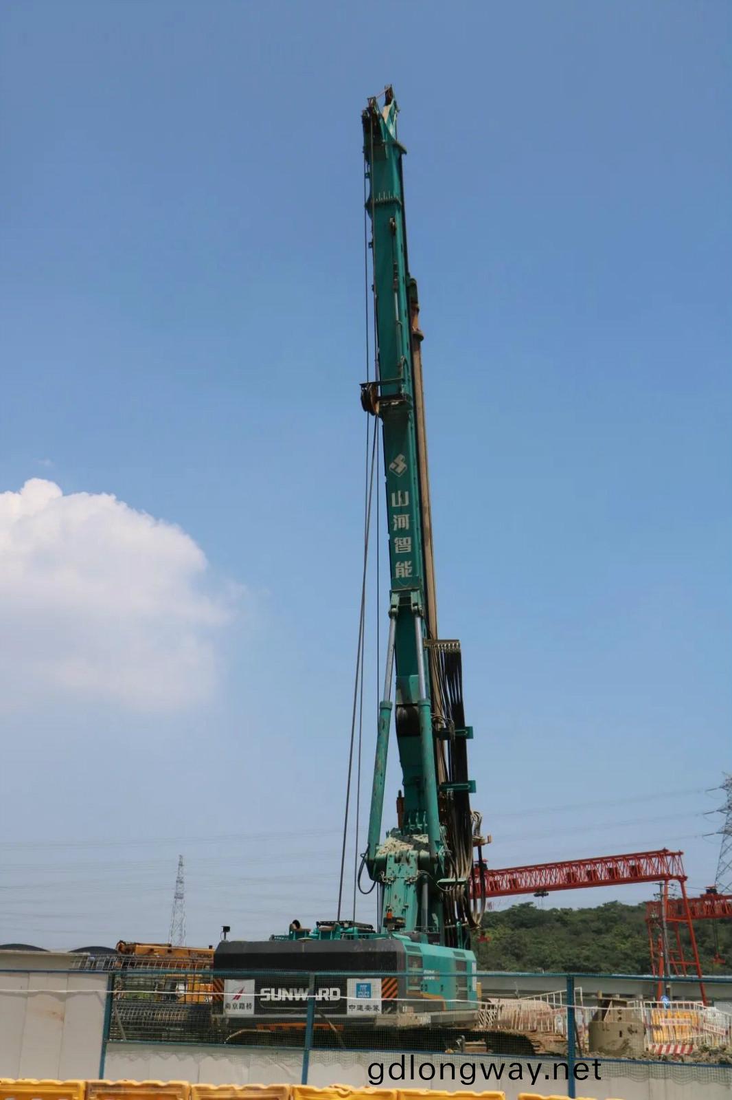 從業20多年的(de)他，爲何對山河智能(neng)鏇挖鑽機(ji)情(qing)有獨鐘