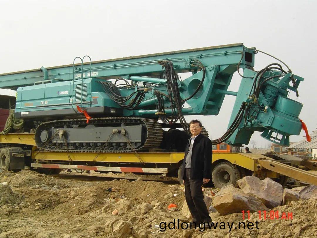 以先導式創新實現(xian)鏇挖鑽機彎道(dao)超車