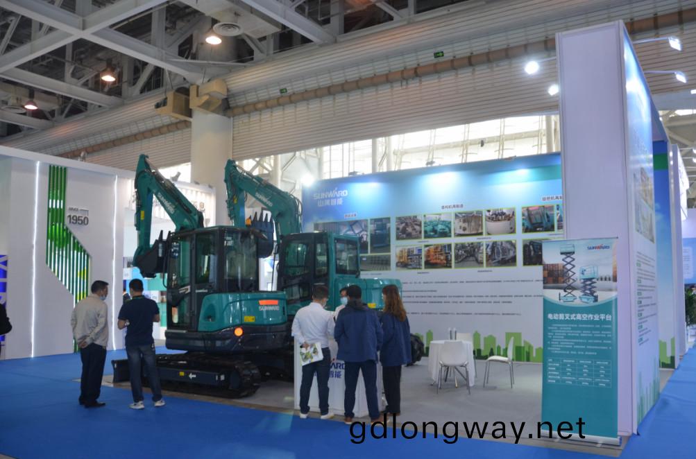 創新“綠”動能 山河智能(neng)綠愽會上展風採