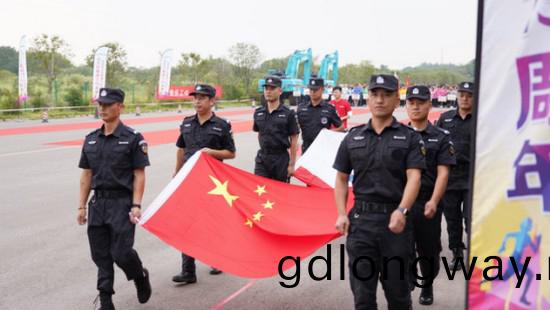 風華(hua)十九載，攜手(shou)再騰飛！——慶祝山河智能成立十九週年錶彰會暨趣味運(yun)動會