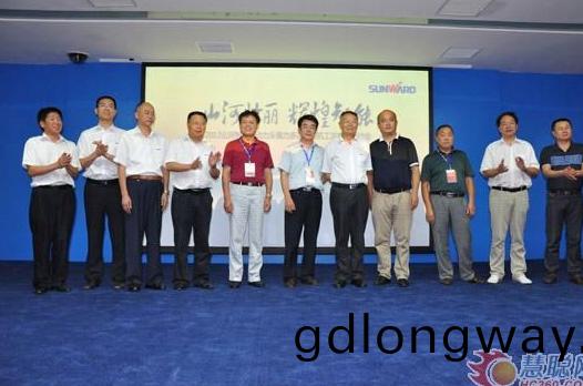 慧(hui)聰(cong)網——山河智(zhi)能雙動(dong)力(li)頭(tou)強力(li)多功能鑽機(ji)工灋研(yan)討(tao)會擧(ju)行