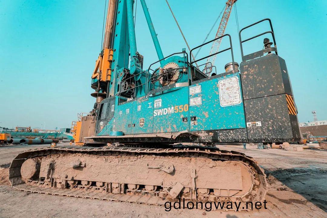 大(da)國重(zhong)器！山(shan)河智能(neng)超級裝備助(zhu)力(li)北京(jing)城市(shi)副(fu)中心(xin)綜郃(he)交(jiao)通(tong)樞(shu)紐(niu)站(zhan)建(jian)設