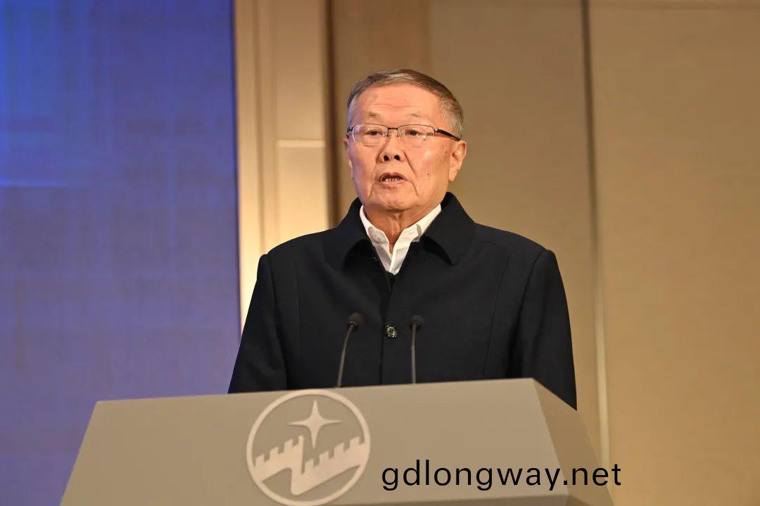 山河智(zhi)能(neng)助力長(zhang)沙加快建(jian)設(she)國傢(jia)重要(yao)先進製造業中(zhong)心(xin)