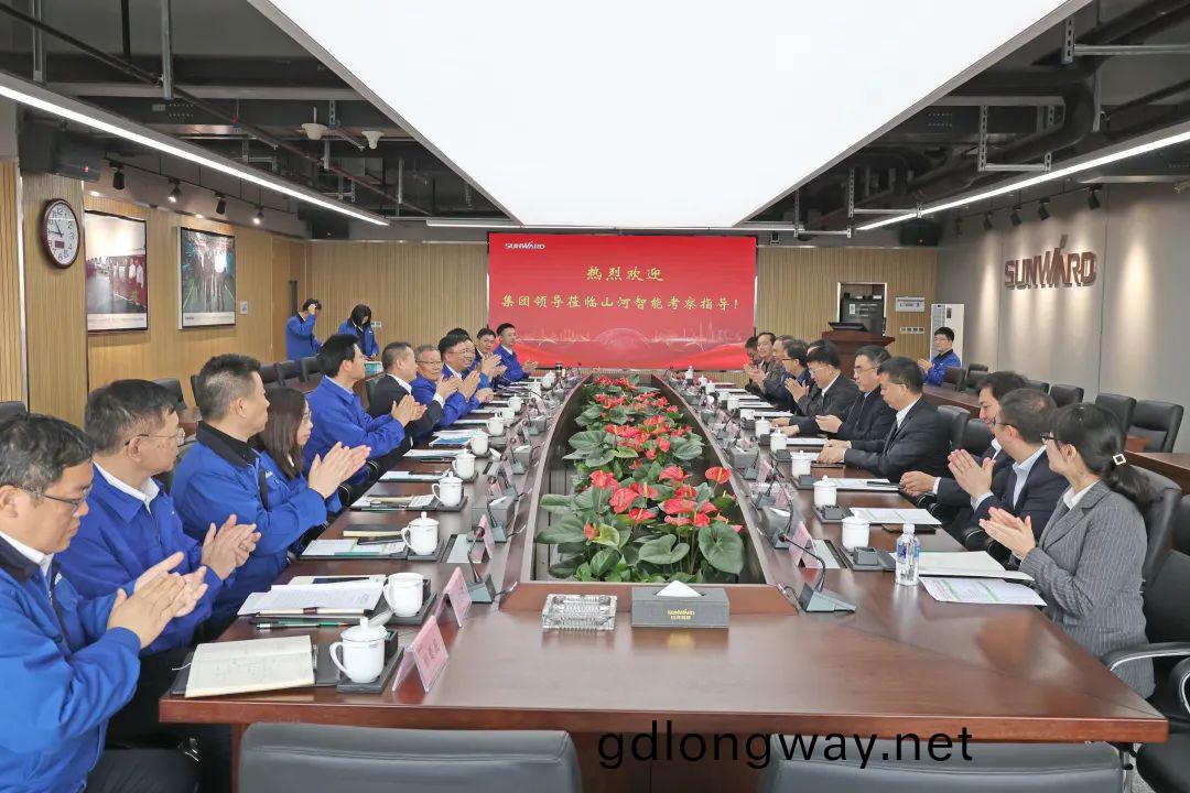 廣(guang)州工(gong)控(kong)總(zong)經理(li)景廣軍調研山河(he)智(zhi)能(neng)
