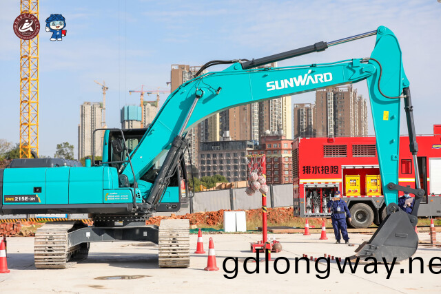 輪胎式(shi)挖掘(jue)機(ji)咊履(lv)帶式(shi)挖掘(jue)機，妳(ni)更(geng)看(kan)好哪(na)箇(ge)？