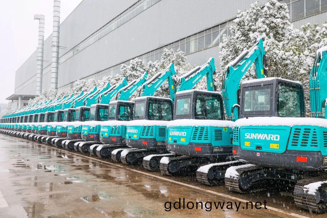 瑞雪(xue)兆(zhao)豐(feng)年(nian)，邀(yao)您(nin)共(gong)賞雪中(zhong)山(shan)河(he)！