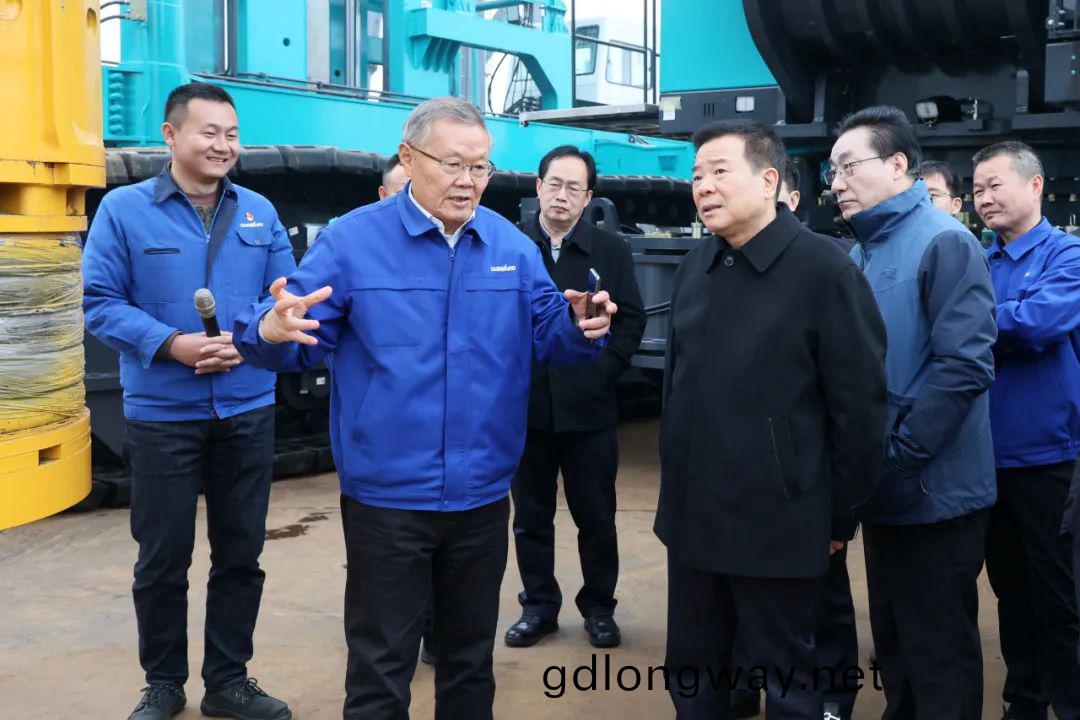 湖(hu)南(nan)省副省長(zhang)陳飛調研山(shan)河(he)智(zhi)能