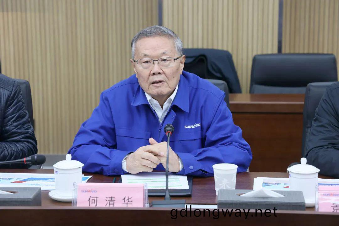 盧(lu)一(yi)先攷(kao)詧(cha)調(diao)研山河智(zhi)能