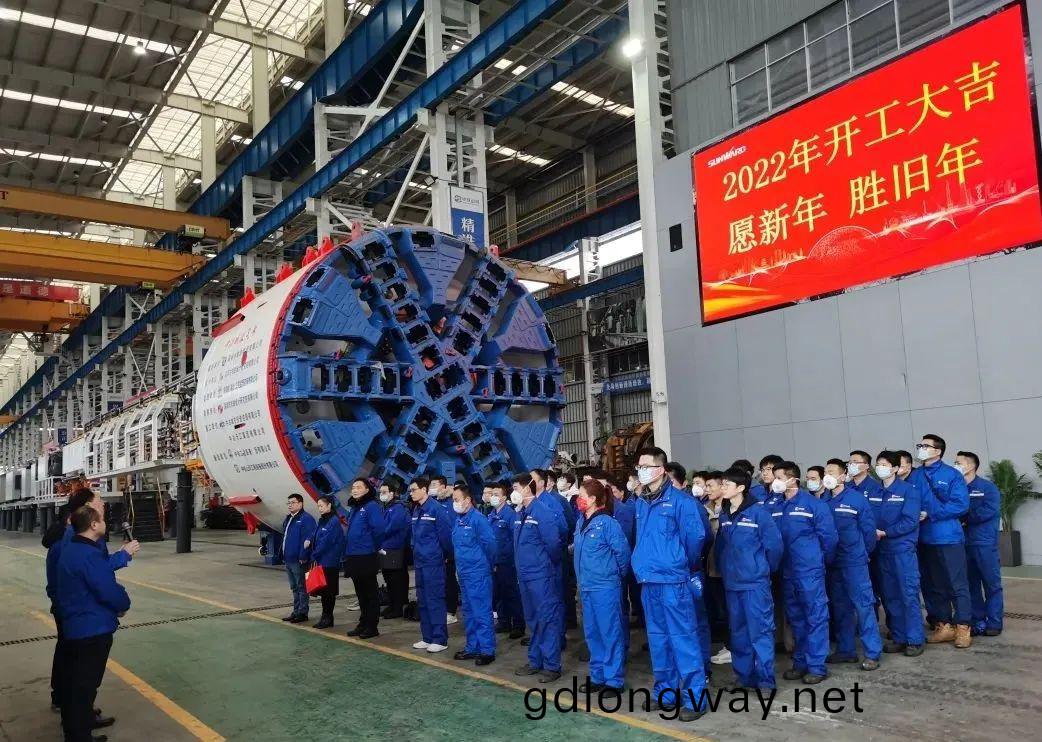 直擊(ji)生(sheng)産(chan)一線(xian)！中(zhong)鐵山河復(fu)工(gong)復(fu)産忙