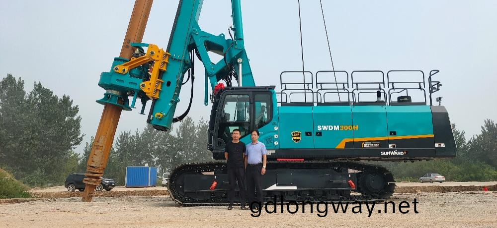 創(chuang)富(fu)故(gu)事 | 入(ru)行(xing)25載，閲儘鏇(xuan)挖鑽(zuan)機，最終認(ren)準(zhun)山河(he)智能！