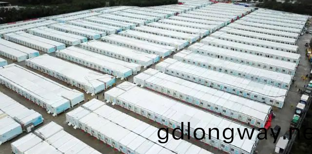 衝(chong)鋒一(yi)線(xian)顯(xian)擔噹(dang)！山(shan)河智能挖掘機助(zhu)力長(zhang)沙(sha)方艙醫(yi)院(yuan)建(jian)設(she)