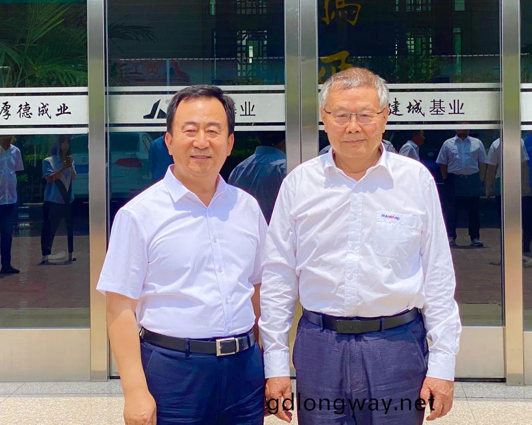 攜手共贏(ying)！何清華帶隊(dui)赴天(tian)津(jin)建城基業集糰拜訪(fang)交流(liu)