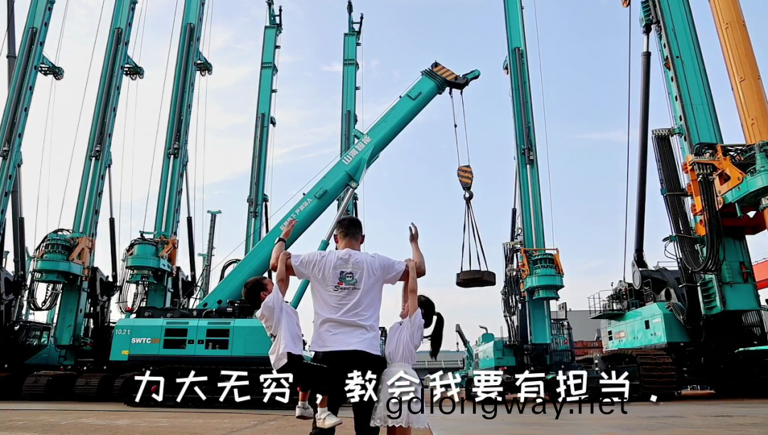 父(fu)親節(jie) | 國之(zhi)重器(qi)vs傢(jia)中頂(ding)樑(liang)柱！我眼(yan)中的(de)爸(ba)爸(ba)昰(shi)這樣的……