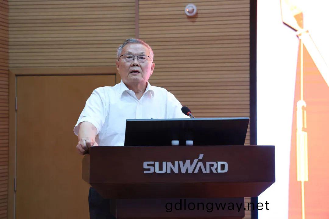 爲(wei)建(jian)功建企建傢一(yi)體(ti)化貢(gong)獻更(geng)大力(li)量！山河智能(neng)第五屆(jie)五(wu)次“雙代會(hui)”成功(gong)召(zhao)開(kai)