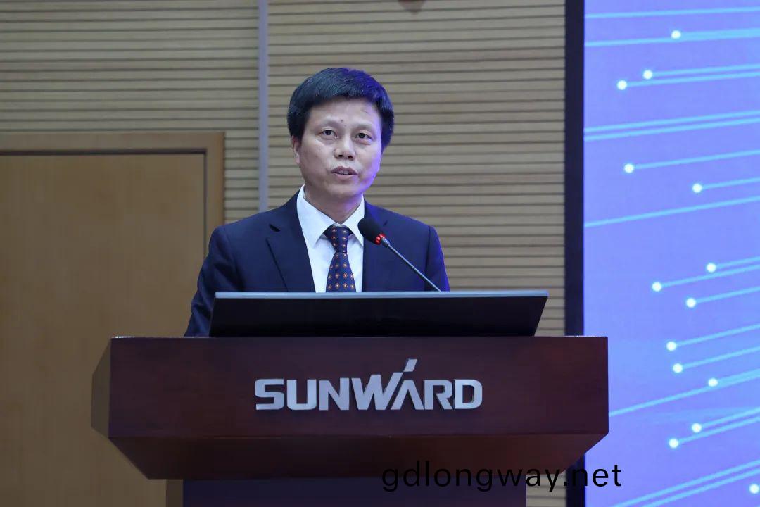 創(chuang)新(xin)引(yin)領，智造未來！“2022院(yuan)士(shi)專傢(jia)長(zhang)沙行”高耑裝(zhuang)備(bei)高質(zhi)量髮展研(yan)討(tao)會隆(long)重(zhong)擧(ju)行(xing)