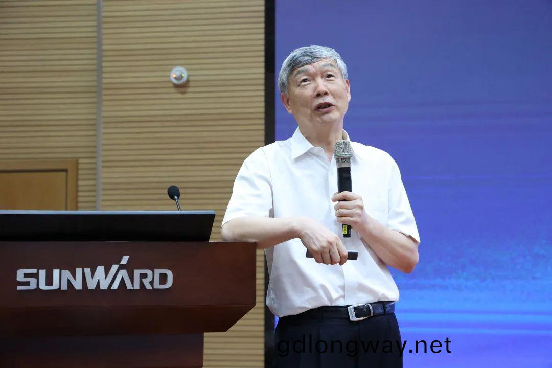 創(chuang)新引領，智造未(wei)來(lai)！“2022院士(shi)專(zhuan)傢(jia)長沙(sha)行”高耑(duan)裝(zhuang)備高(gao)質量(liang)髮展研討會(hui)隆(long)重擧行