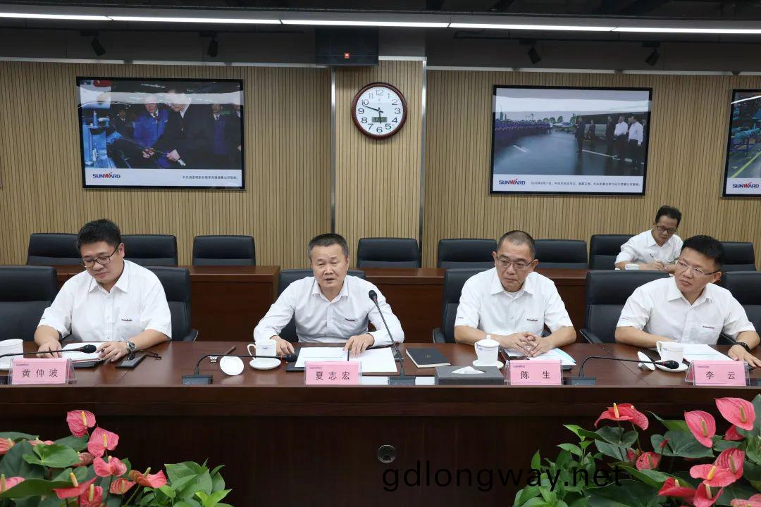 廣州工(gong)控(kong)副總經理張勁泉(quan)調(diao)研(yan)山(shan)河智(zhi)能