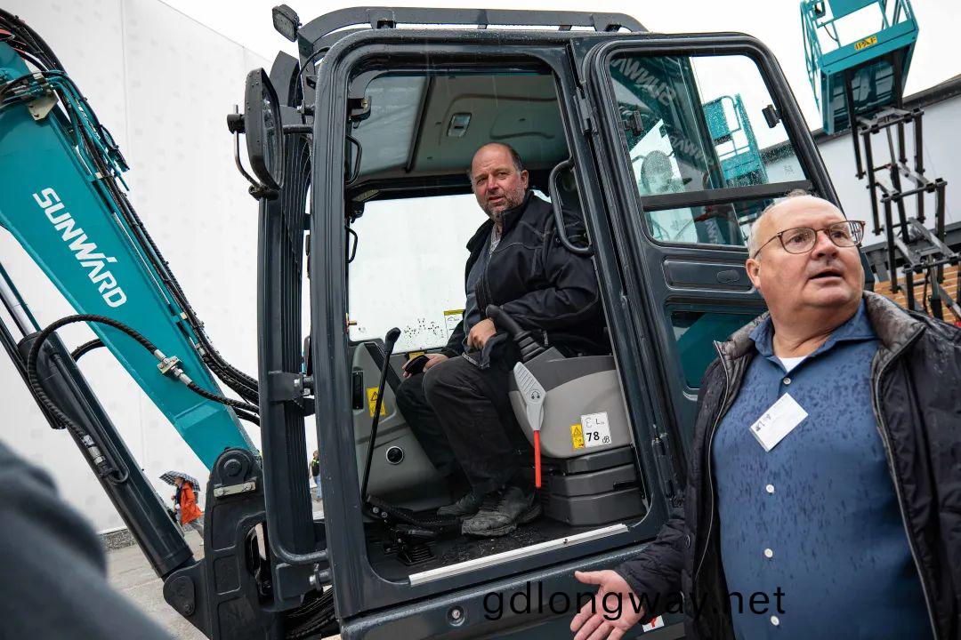 Bauma 2022 | 持(chi)續(xu)加(jia)碼歐洲(zhou)高(gao)耑(duan)市(shi)場，“山(shan)河綠”閃燿(yao)悳(de)國(guo)慕尼(ni)黑