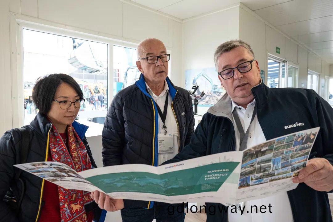 Bauma 2022 | 一(yi)組(zu)火(huo)熱(re)現場圖(tu)帶您(nin)重(zhong)溫山(shan)河智能(neng)悳(de)國(guo)寶馬(ma)展(zhan)之(zhi)旅(lv)