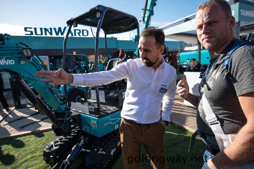 Bauma 2022 | 一(yi)組(zu)火熱現場(chang)圖(tu)帶您重(zhong)溫山河智能(neng)悳(de)國寶(bao)馬展(zhan)之(zhi)旅(lv)