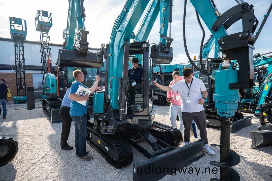 Bauma 2022 | 逆(ni)勢而(er)行奠新基(ji)！山(shan)河智能(neng)悳(de)國寶(bao)馬展圓(yuan)滿收官