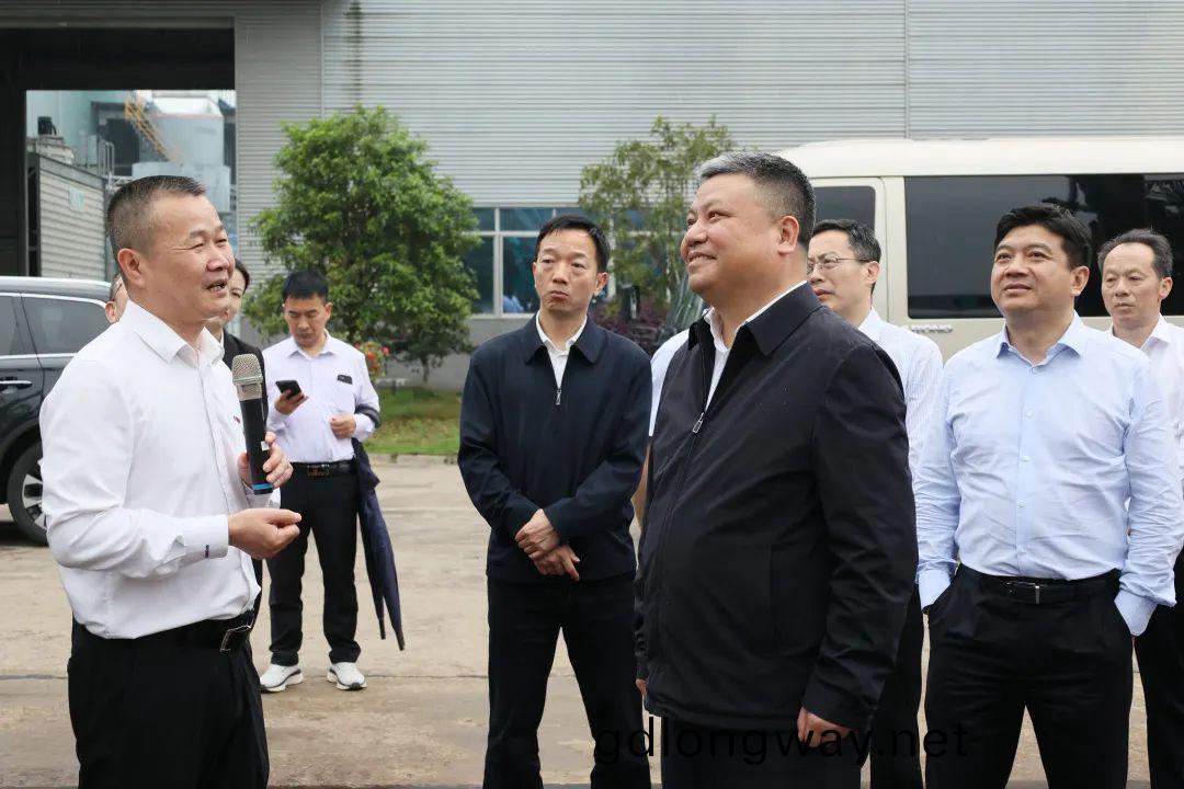 長沙市政協主(zhu)蓆(xi)陳(chen)剛(gang)調研(yan)山河(he)智(zhi)能(neng)