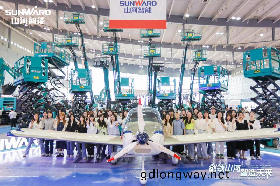 2023 CICEE | 山(shan)河智(zhi)能(neng)亮(liang)相(xiang)2023長沙國(guo)際(ji)工程(cheng)機械展！智能(neng)化(hua)、電(dian)動(dong)化産(chan)品(pin)站(zhan)C位