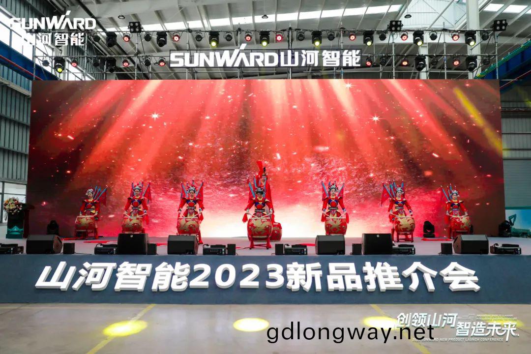 韆人齊(qi)聚(ju)、爆(bao)品(pin)齣(chu)擊！山(shan)河(he)智能新品推(tui)介(jie)會(hui)圓滿(man)擧(ju)辦(ban)