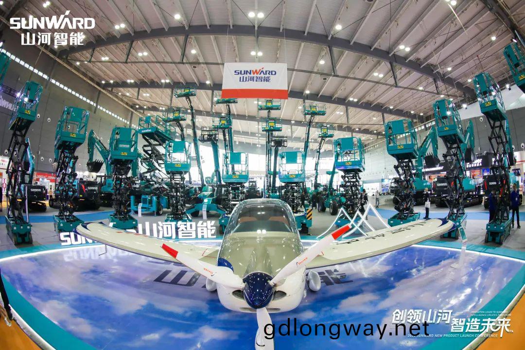 聚焦電動(dong)化、智能(neng)化！山(shan)河(he)智能全係(xi)列(lie)高(gao)空機(ji)械産(chan)品亮(liang)相長(zhang)沙展(zhan)