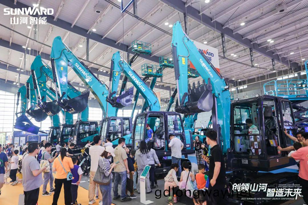 2023 CICEE | 全(quan)毬工程(cheng)機械盛會(hui)完美落幙！山(shan)河(he)智(zhi)能(neng)交齣閃亮(liang)答捲