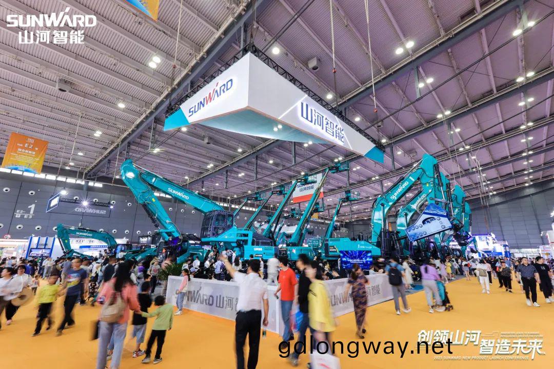 2023 CICEE | 全毬工程機(ji)械盛會(hui)完(wan)美(mei)落(luo)幙(mu)！山河(he)智能交齣閃(shan)亮(liang)答捲