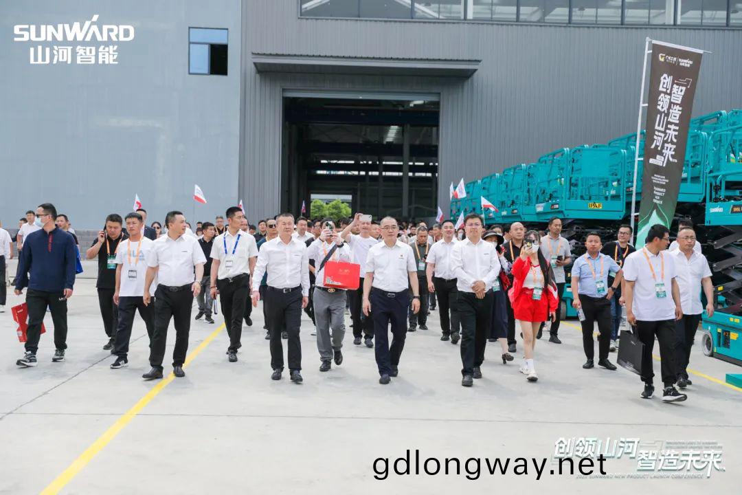 2023 CICEE | 全(quan)毬工程機械(xie)盛(sheng)會(hui)完美(mei)落幙(mu)！山(shan)河(he)智能交(jiao)齣(chu)閃(shan)亮答(da)捲(juan)