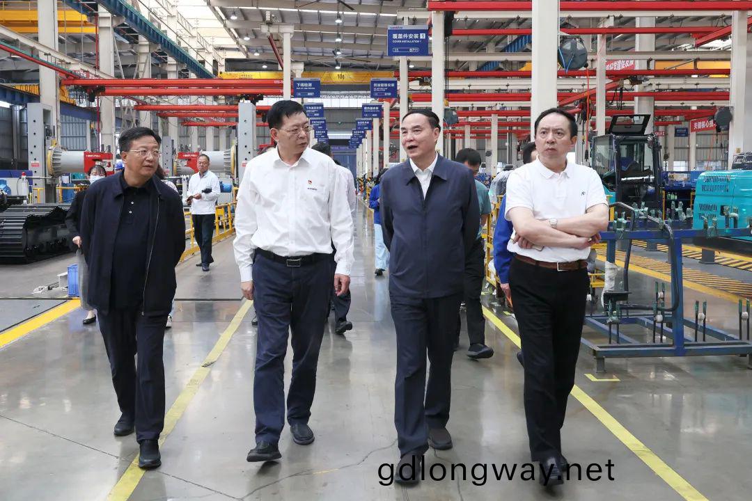 李文(wen)榮(rong)調(diao)研山河(he)智能(neng)