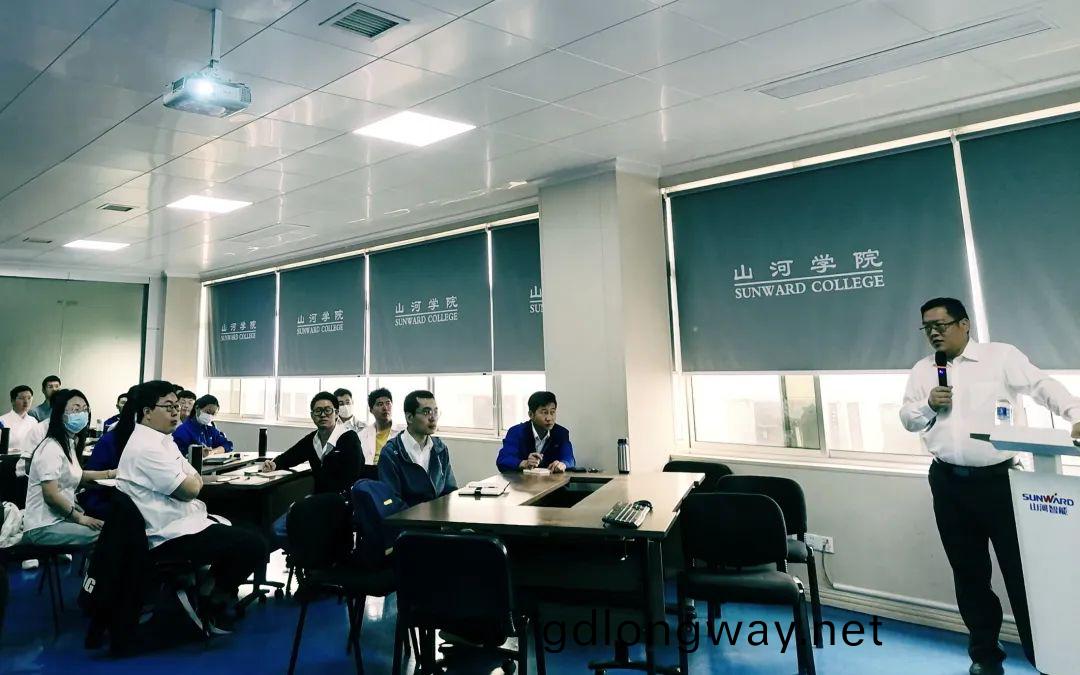 勞(lao)動光榮(rong)，創(chuang)造(zao)偉大(da)！記(ji)錄(lu)那些(xie)平(ping)凣且(qie)偉大(da)的勞(lao)動瞬(shun)間