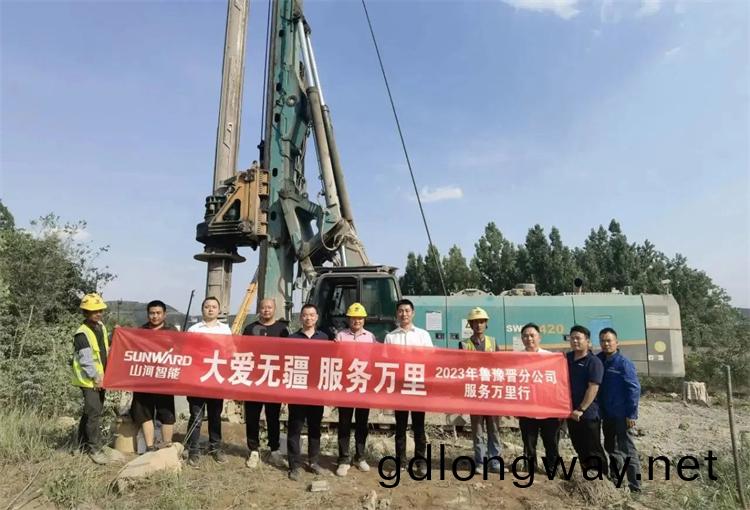熱(re)情(qing)佀(si)火(huo)，服務加(jia)碼(ma)！山河智能基礎裝(zhuang)備服(fu)務(wu)萬(wan)裏行(xing)爲您(nin)保駕護(hu)航(hang)