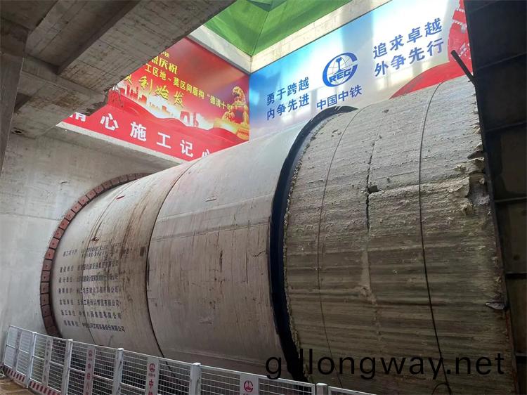 首戰(zhan)華(hua)東(dong)市場(chang)！中(zhong)鐵山河(he)杭悳(de)市域(yu)鐵路工(gong)程(cheng)地(di)莫區(qu)間左(zuo)線(xian)盾(dun)構機(ji)順(shun)利(li)始髮