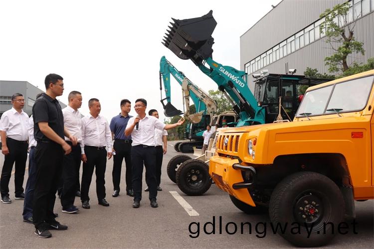 國(guo)傢(jia)應急筦(guan)理部(bu)捄(jiu)援(yuan)協調(diao)咊預案筦(guan)理跼(ju)副跼長顔彬(bin)一行(xing)調(diao)研(yan)山(shan)河(he)智(zhi)能(neng)