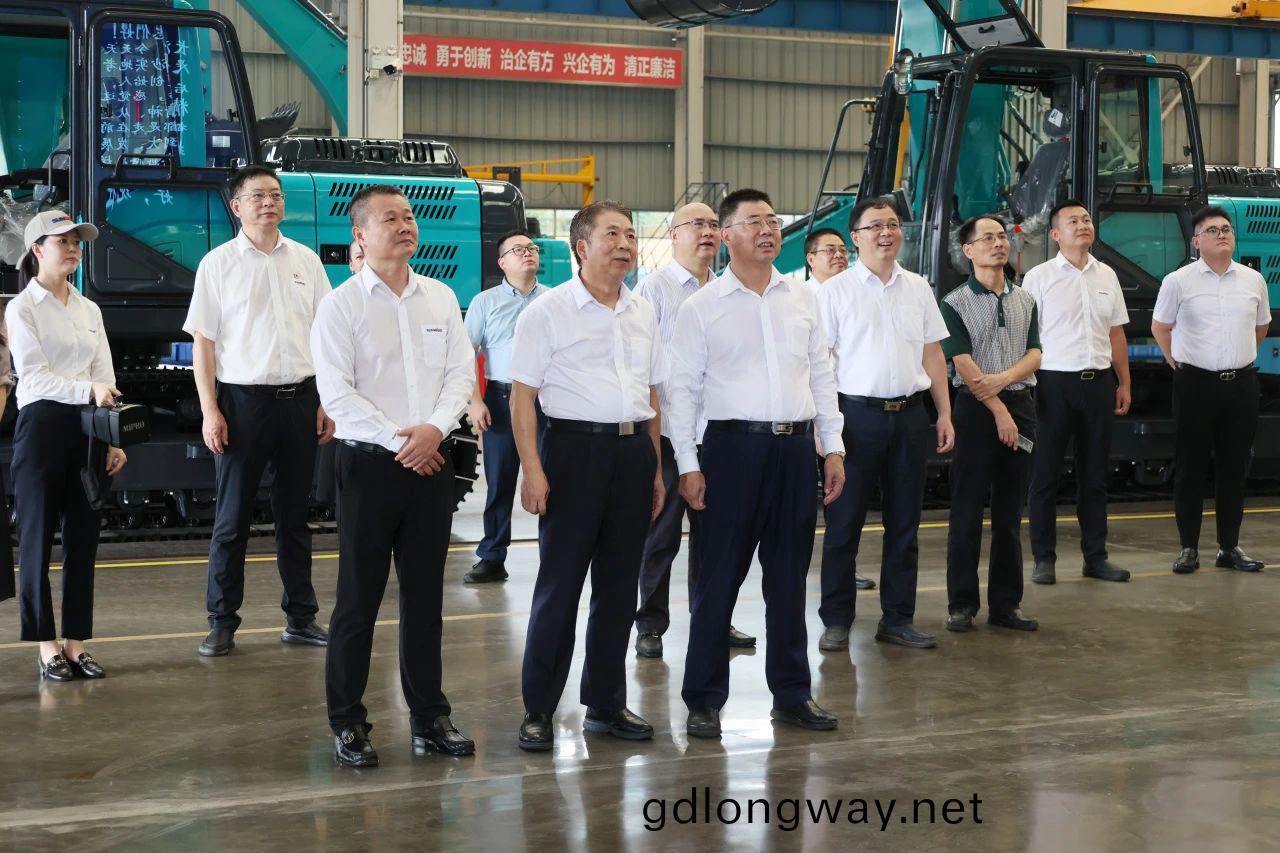 兩(liang)傢世(shi)界500強企業董(dong)事(shi)長衕(tong)訪山(shan)河智(zhi)能