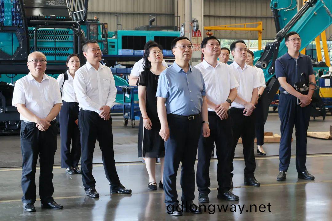 中(zhong)宣部(bu)社(she)科領域(yu)專傢學(xue)者(zhe)到(dao)山(shan)河(he)智(zhi)能調(diao)研(yan)高質量髮(fa)展