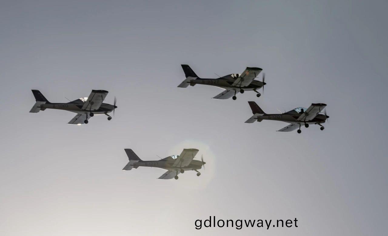 央(yang)媒聚(ju)焦！一起(qi)見證(zheng)首屆亞洲(zhou)通用(yong)航(hang)空展(zhan)上(shang)的(de)山(shan)河(he)風採