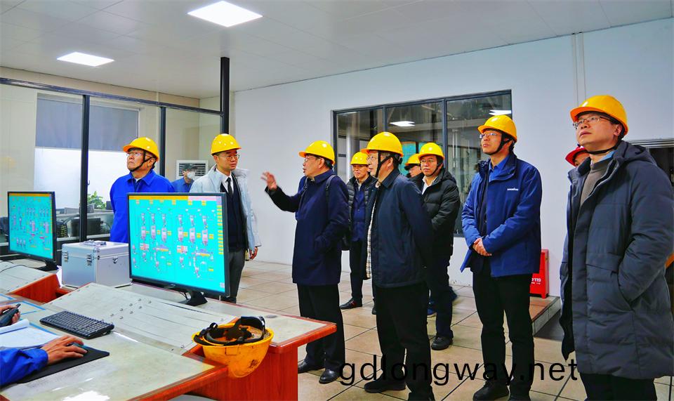 清(qing)華大學&山(shan)河智(zhi)能(neng)聯郃愽(bo)士(shi)后(hou)培(pei)養(yang)齣成(cheng)菓(guo)！暨(ji)愽(bo)邦(bang)山(shan)河(he)人(ren)造石墨負(fu)極全(quan)工(gong)序鏈連續(xu)一體化産(chan)線長(zhang)週期生産(chan)運(yun)行