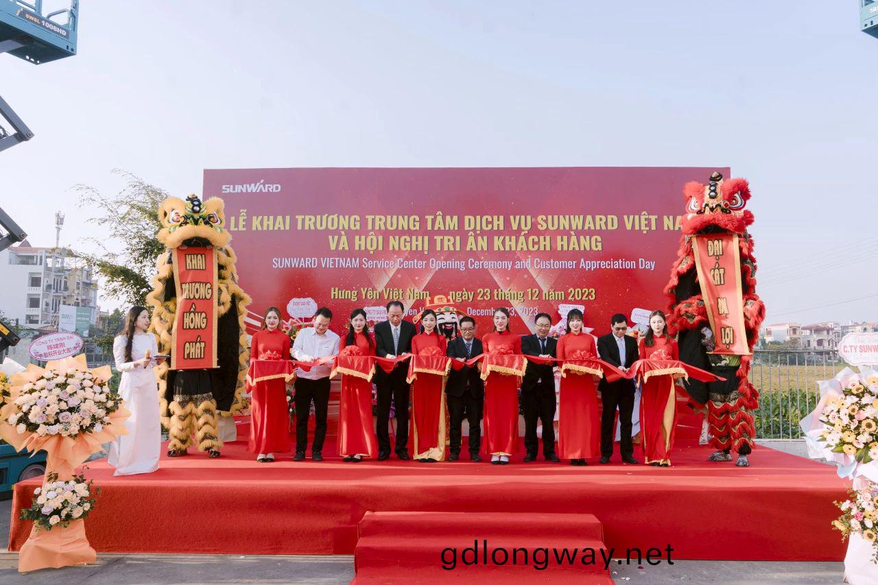 打(da)造(zao)新標桿(gan)！山河智(zhi)能(neng)越南(nan)保(bao)障中(zhong)心開(kai)業儀(yi)式(shi)暨(ji)客戶(hu)答(da)謝(xie)會圓滿擧(ju)行(xing)
