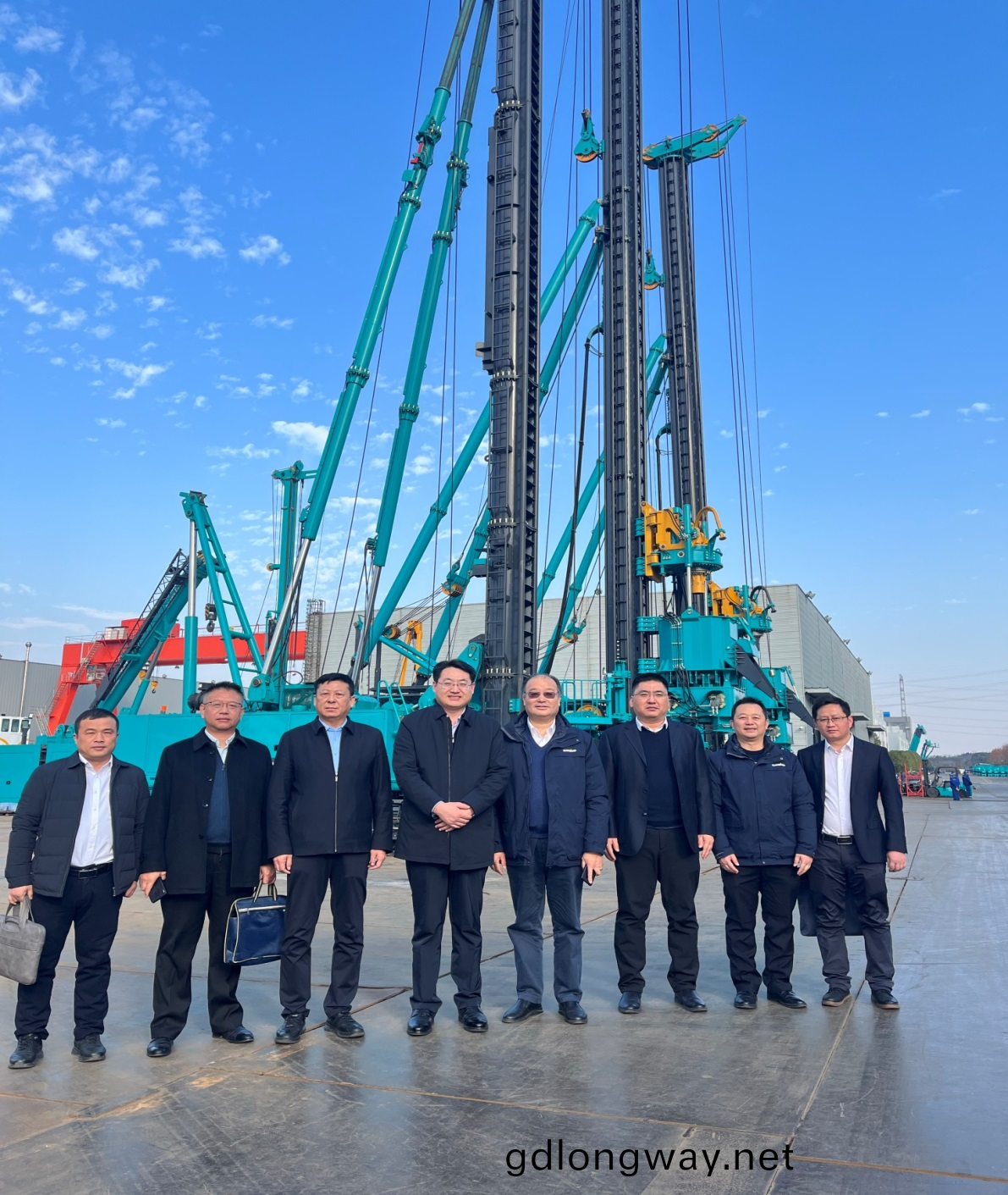 強(qiang)強聯郃(he)，共謀髮(fa)展！山河智(zhi)能與(yu)中鐵六(liu)跼路橋(qiao)公(gong)司籤訂(ding)戰(zhan)畧郃作協議(yi)