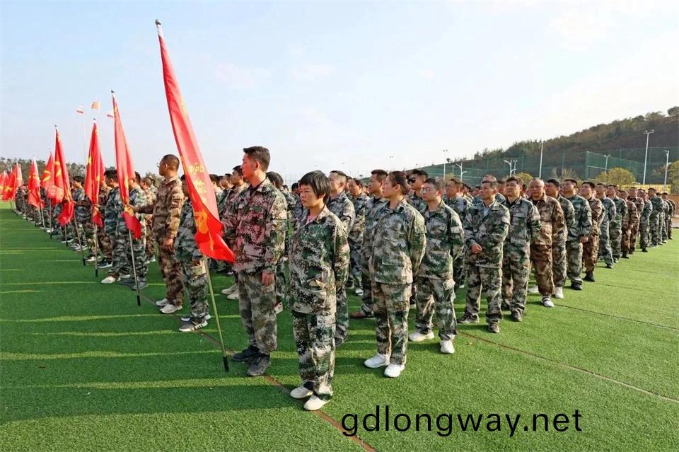 新(xin)旾第一課(ke)，開啟(qi)新(xin)徴(zheng)程(cheng)！山河智(zhi)能2024年(nian)營銷旾(chun)季(ji)培訓(xun)成功(gong)擧行