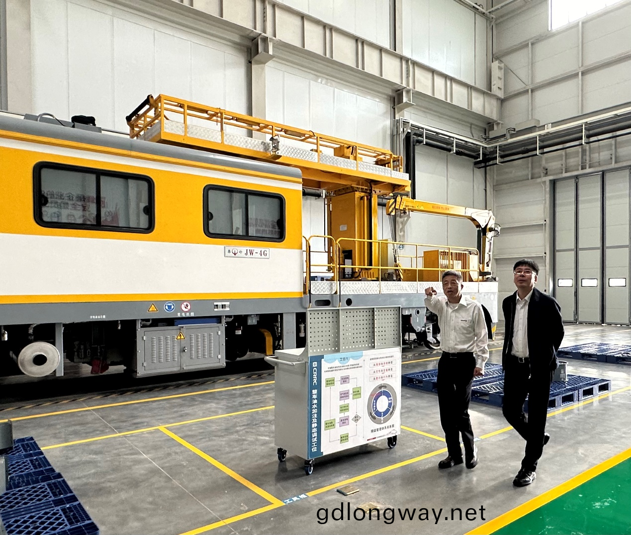 CPH-30J道岔(cha)舖換機(ji)組全(quan)毬(qiu)髮佈！山(shan)河智能(neng)與寶鷄中車(che)時(shi)代共繪(hui)鐵(tie)路裝備新(xin)篇(pian)章(zhang)！