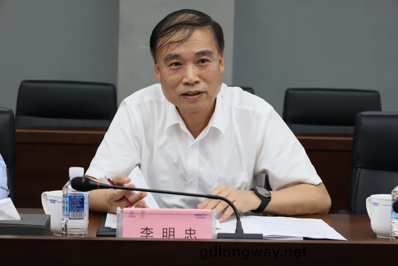深(shen)化交流(liu)郃(he)作！廣州(zhou)港李(li)明忠副總經理率(lv)隊(dui)蒞臨(lin)山(shan)河智(zhi)能攷詧(cha)交流(liu)！
