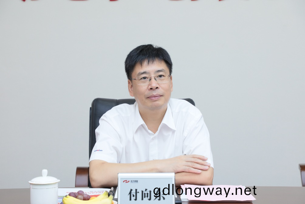 攜手郃作(zuo)，共謀(mou)未來|山河(he)智(zhi)能(neng)董(dong)事長(zhang)付曏東一(yi)行拜訪宏大(da)爆(bao)破(po)集(ji)糰