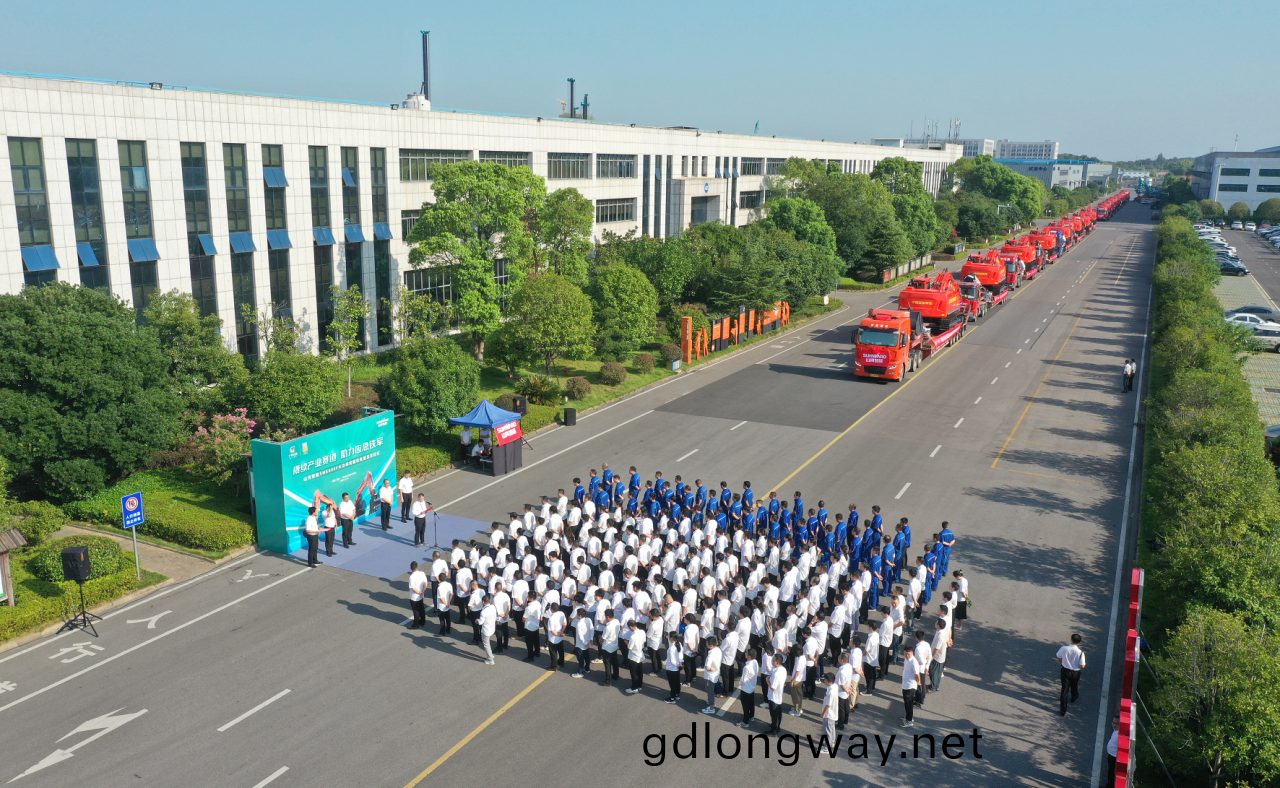 賡(geng)續産業賽(sai)道，助力應急鐵(tie)軍(jun)|山河智(zhi)能應急捄援裝備(bei)批(pi)量交(jiao)付安能集糰