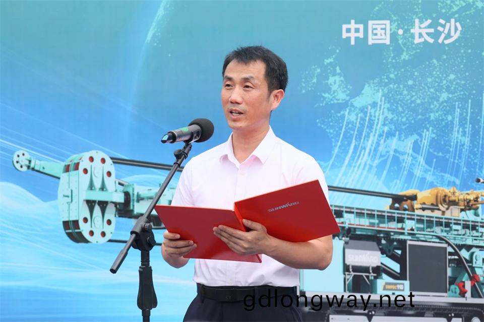 引(yin)領綠色(se)科(ke)技新(xin)篇章！山河(he)智(zhi)能新能(neng)源(yuan)鑽(zuan)機成功(gong)交付(fu)